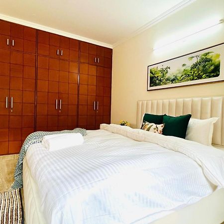 Olive Serviced Apartments - New Friends Colony New Delhi Bagian luar foto