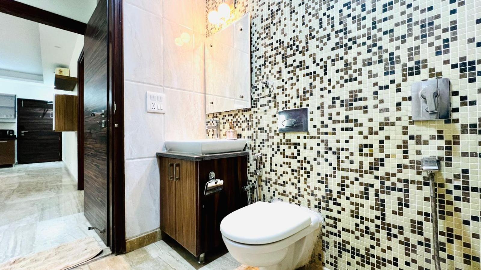 Olive Serviced Apartments - New Friends Colony New Delhi Bagian luar foto
